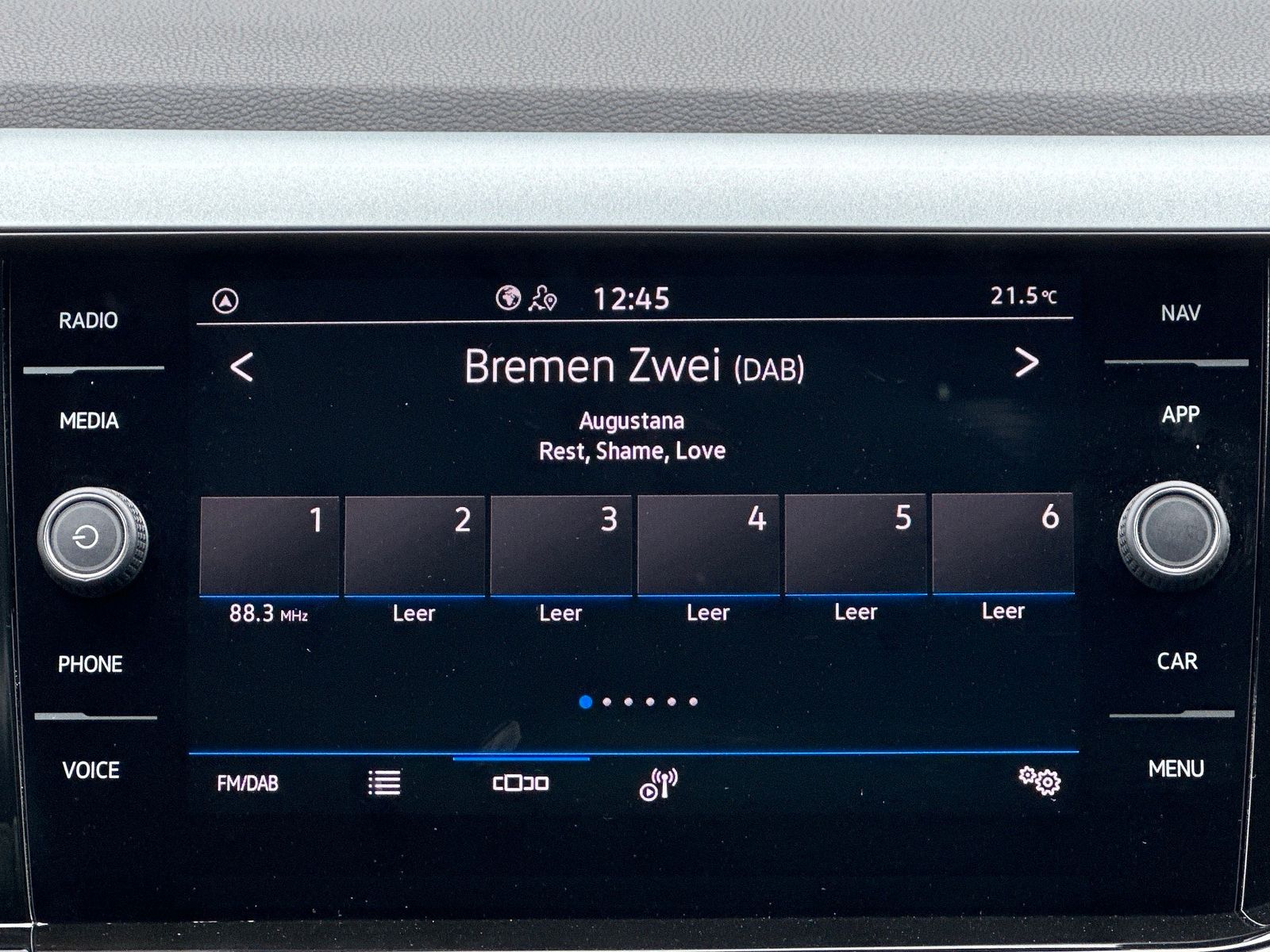 Fahrzeugabbildung Volkswagen Polo 1.0 TSI DSG GOAL LED+SHZ+ACC+CARPLAY+GJR