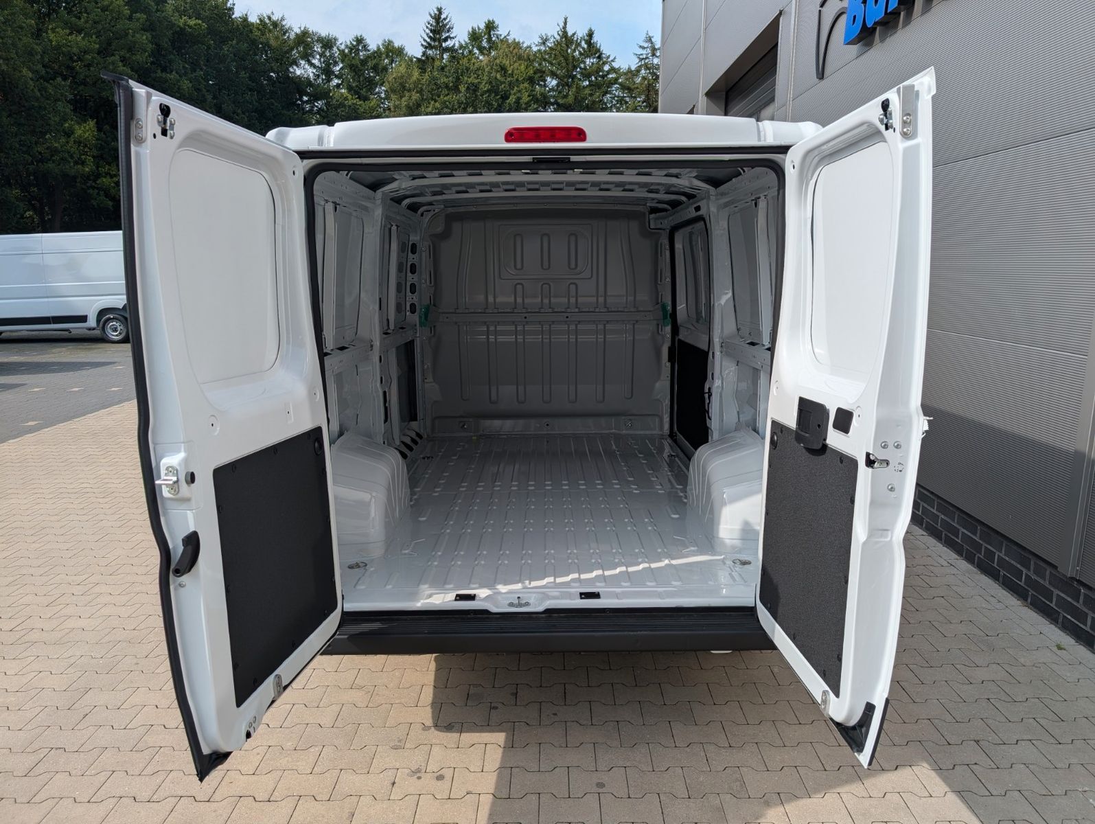 Fahrzeugabbildung Fiat Ducato Kastenwagen 28 L2H1 120 Multijet Flach