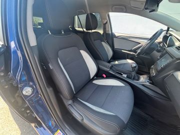 Toyota Avensis - 10