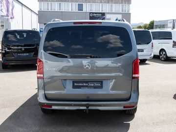 Mercedes V 220 - 7