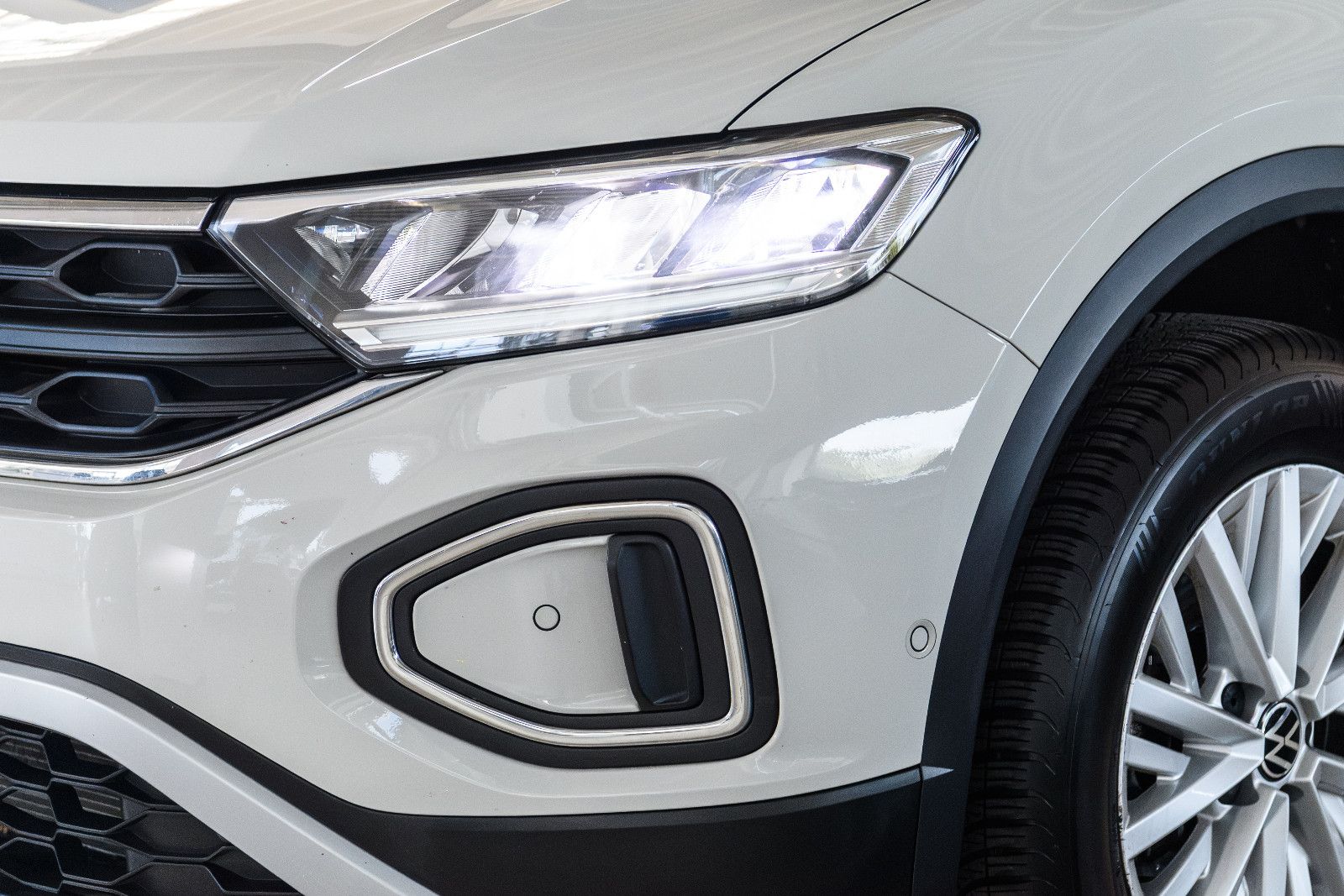 Fahrzeugabbildung Volkswagen T-Roc Life +LED+AW+Cockpit PRO+Park Assist+Ascot