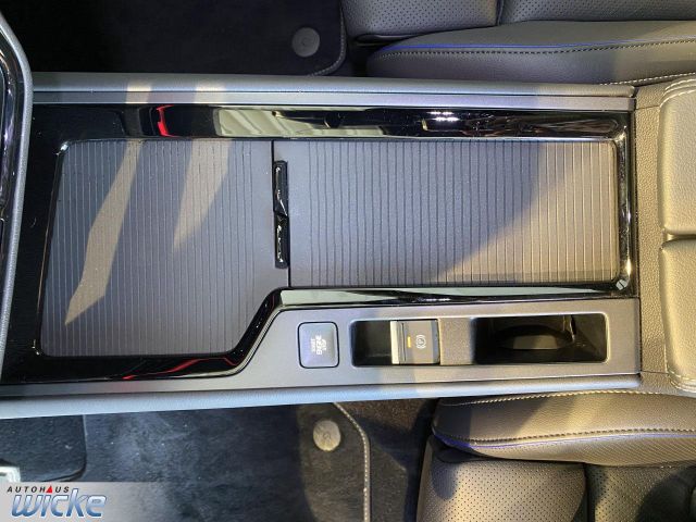 Passat Variant 2.0 TDI DSG R-line NAVI KLIMA PAN