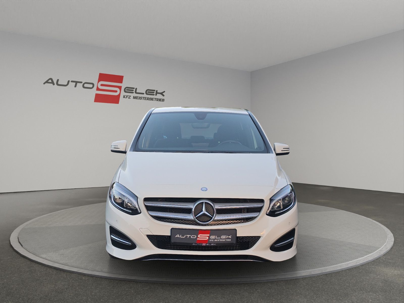 Fahrzeugabbildung Mercedes-Benz B 180 AUTOMATIK KAMERA TEMPOMAT SITZHEIZUNG NAVI