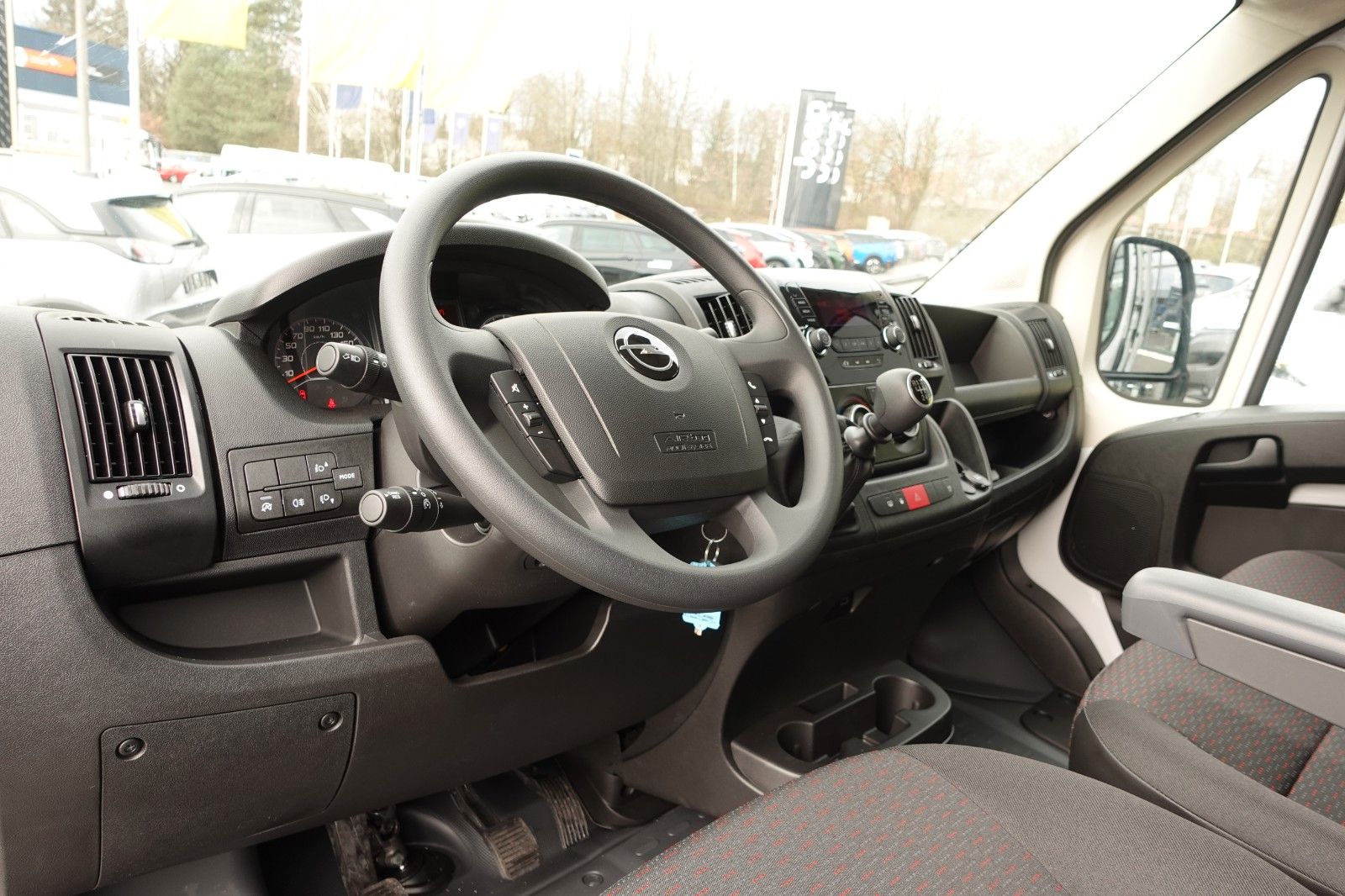 Fahrzeugabbildung Opel Movano Cargo L2H2 2.2 Diesel 103 kW
