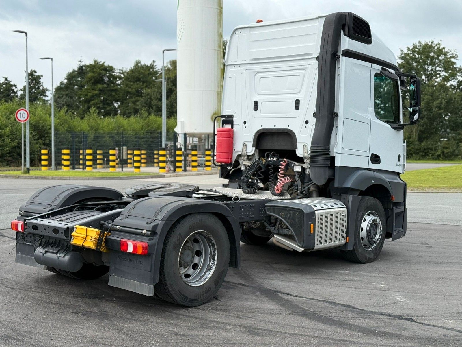 Fahrzeugabbildung Mercedes-Benz ACTROS 1846 LS 4x2 mit ADR