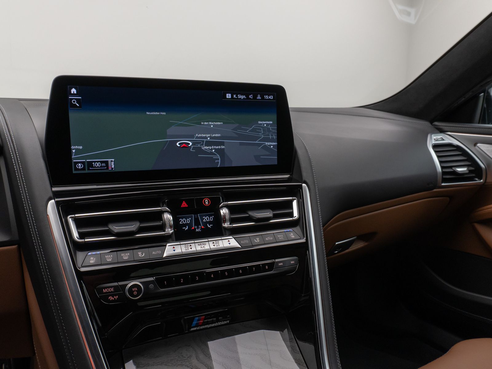 Fahrzeugabbildung BMW M8 Competition xD Gran Coupé 360°Laser HUD B&W