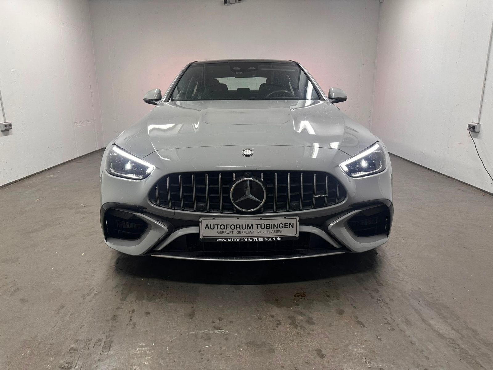Fahrzeugabbildung Mercedes-Benz C 63 S E PERFORMANCE *KERAMIK*PANORAMA*