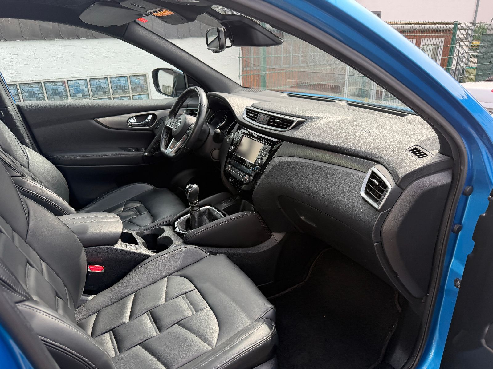 Fahrzeugabbildung Nissan Qashqai Tekna /GLASDACH/360°/MEMORY/NAVI