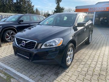 Fahrzeugabbildung Volvo XC60 2.0 2WD *SHZ*Bluetooth*AHK*Tempomat*