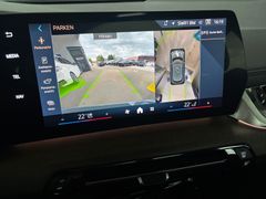Fahrzeugabbildung BMW 218i Active Tourer--Pano/DrivingProf/eSitze/19LM