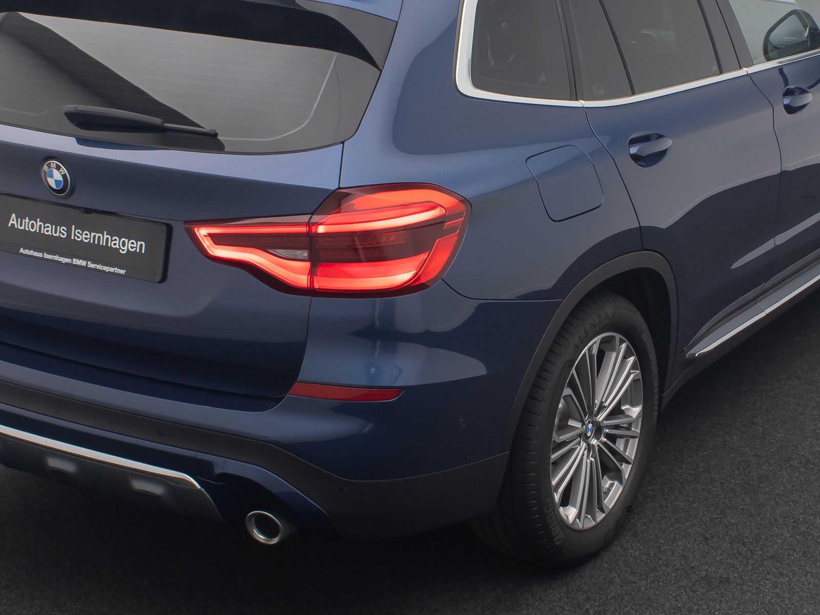 Fahrzeugabbildung BMW X3 xD20d Luxury Line Kamera AHK HUD Alarm 19Zoll
