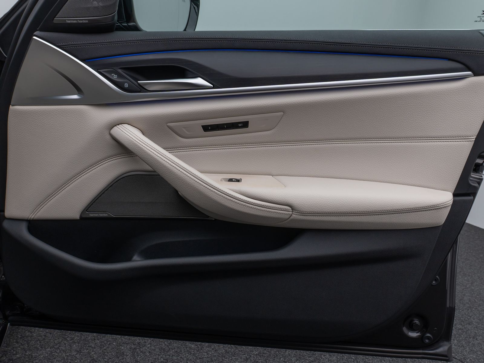 Fahrzeugabbildung BMW 520d  xD Luxury Line Panorama Kamera DAB H/K AHK