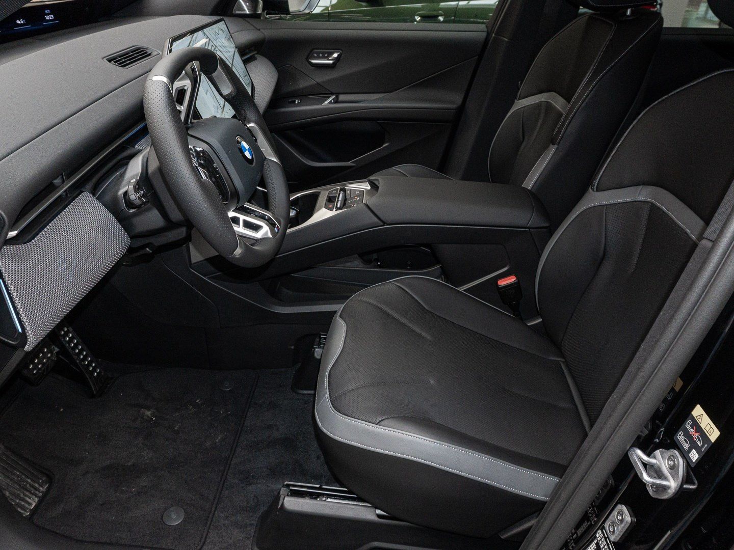 BMW iX3 - Bild 12