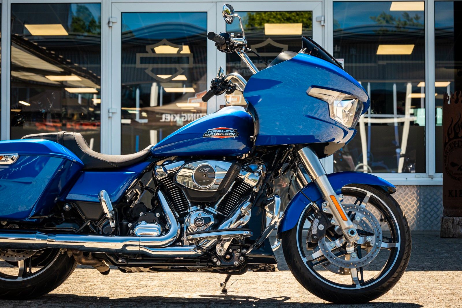 Fahrzeugabbildung Harley-Davidson ROAD GLIDE FLTRX 117 cui - Jekill & Hyde -