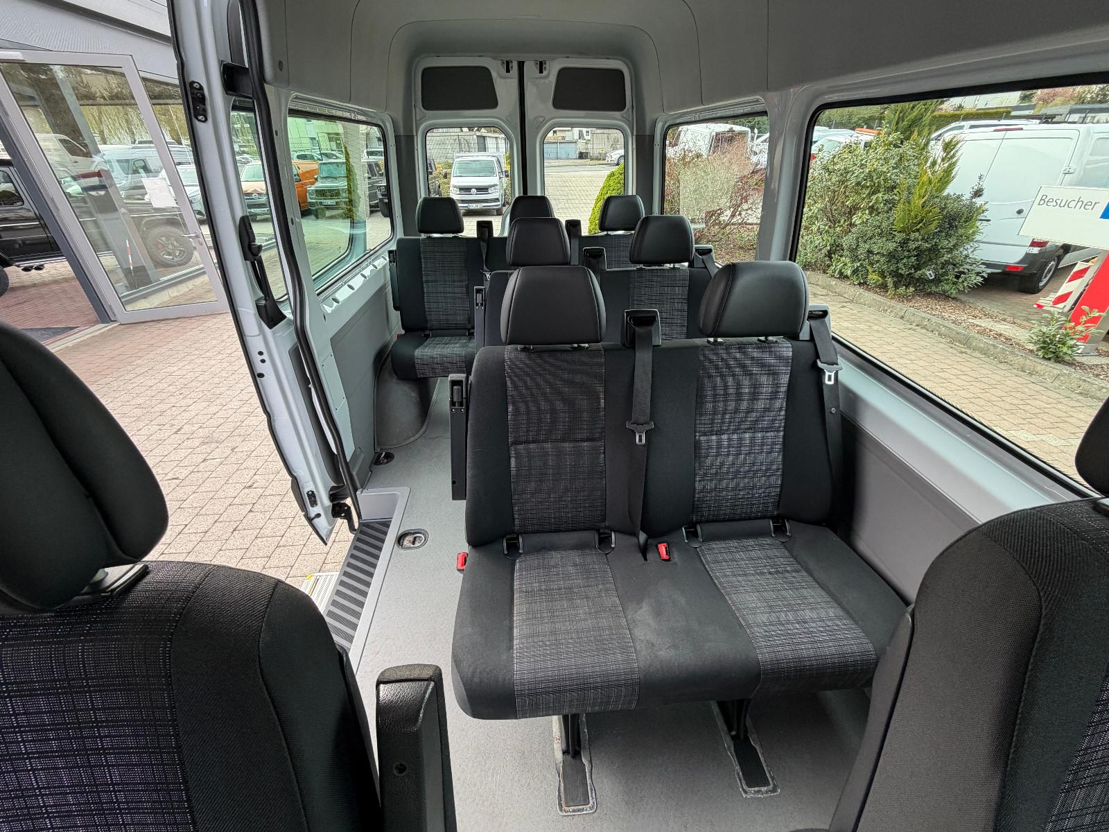 Mercedes-Benz Sprinter 313CDI Bus 9-Sitze L2H2 RWD Schwingsitz