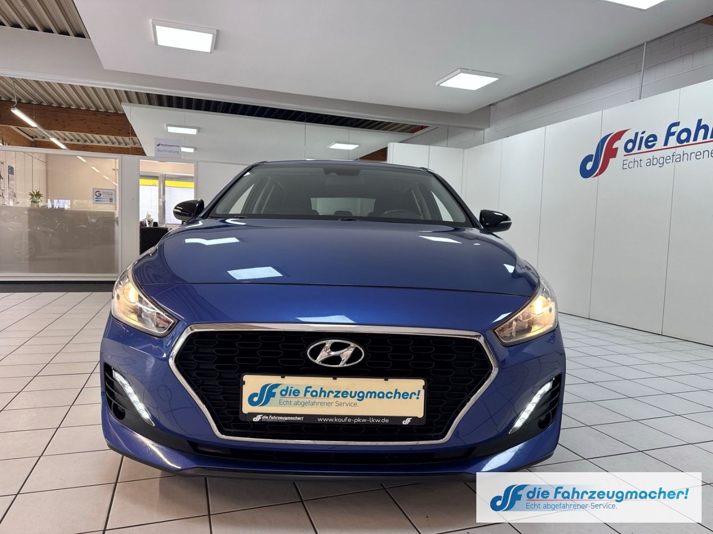 Fahrzeugabbildung Hyundai i30 YES! Navi Apple CarPlay Android Auto Mehrzon