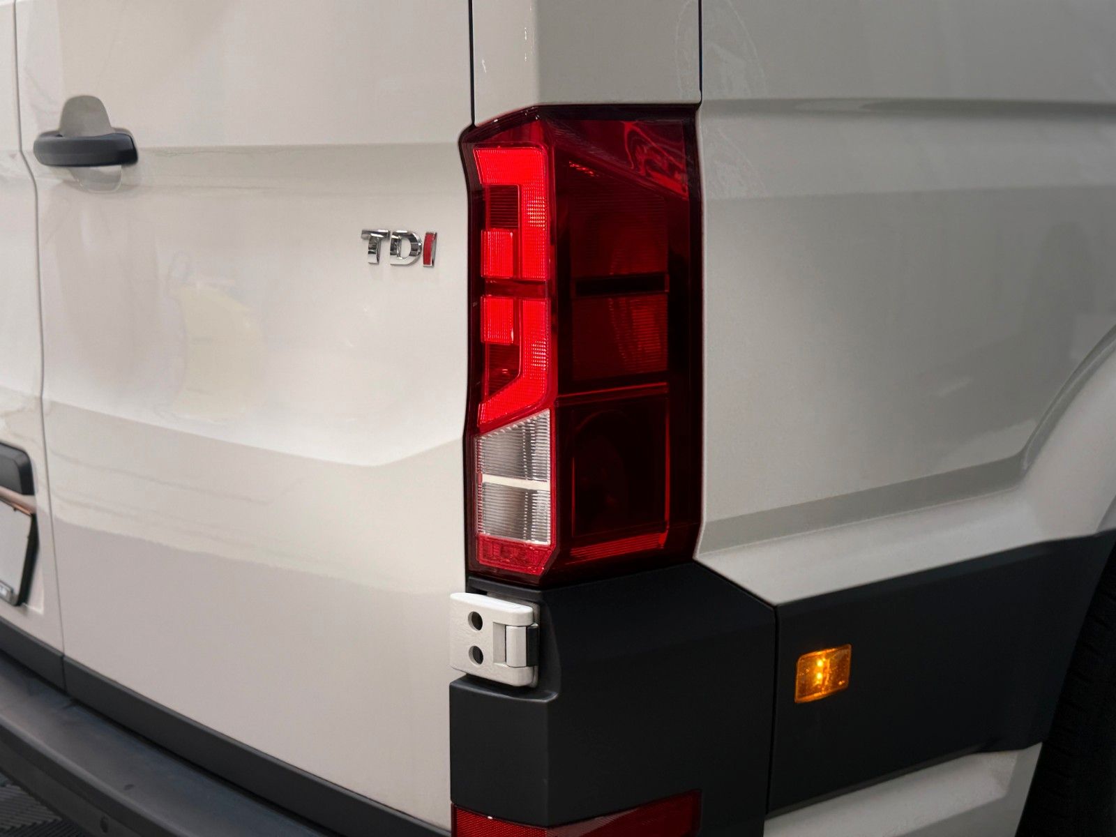 Fahrzeugabbildung Volkswagen Crafter 35 LH-Behindertengerecht-Rampe-Liftachse