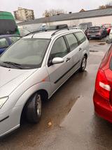 Ford Focus 1,6 Ghia X Autom. Ghia X - Ford Focus aus 2002: Ghia