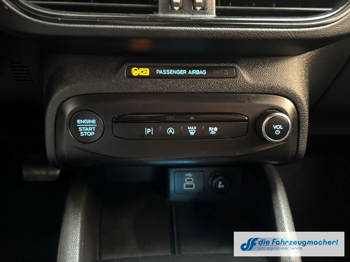 Fahrzeugabbildung Ford Focus Turnier ST-Line Sportpaket Navi Memory Sit