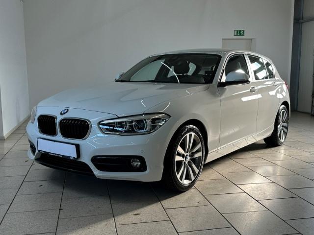 BMW 118 i Sport Line AHK Navi SHZ Freisprech PDC