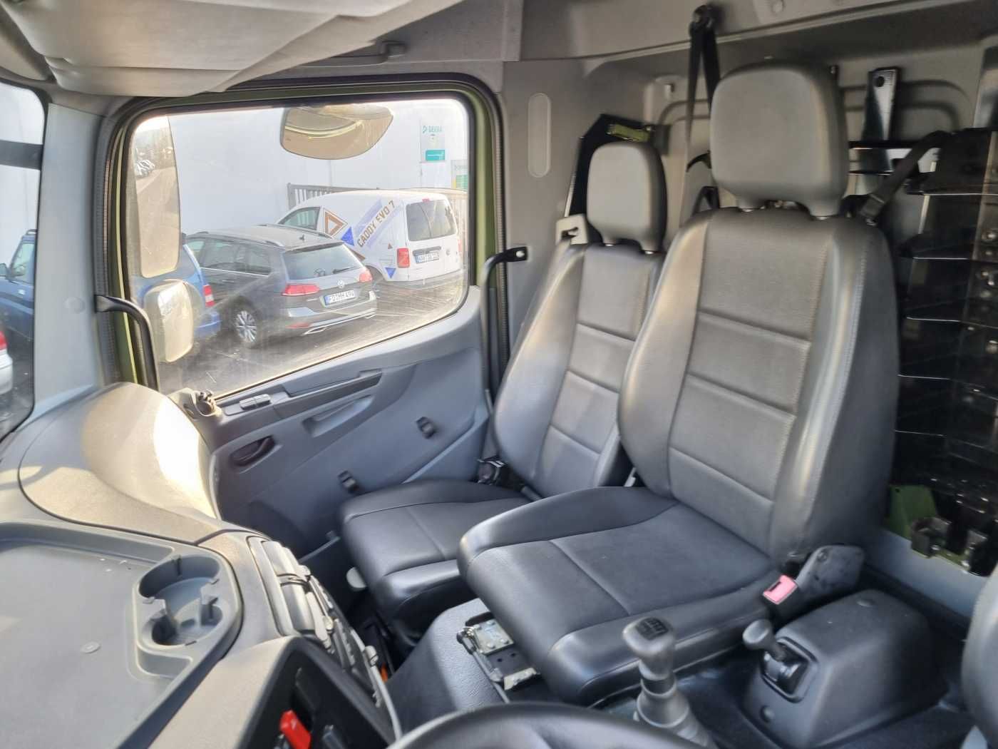 Fahrzeugabbildung Mercedes-Benz Axor 1829 A 4x4 Pritsche/Plane 10 Stück