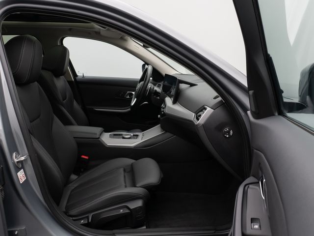 Foto Nummer 23: BMW 320d