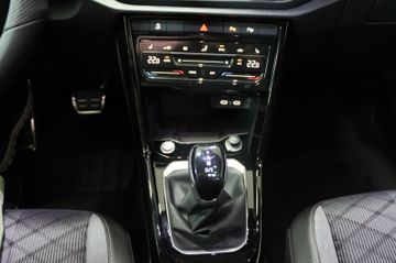 Volkswagen T-Roc 1.5 DSG R-Line Black AHK Pano Matrix Kame.