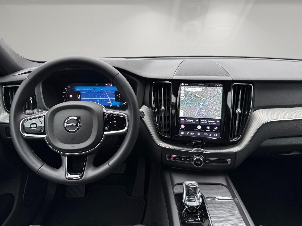 Fahrzeugabbildung Volvo XC60 Plus Dark 2WD
