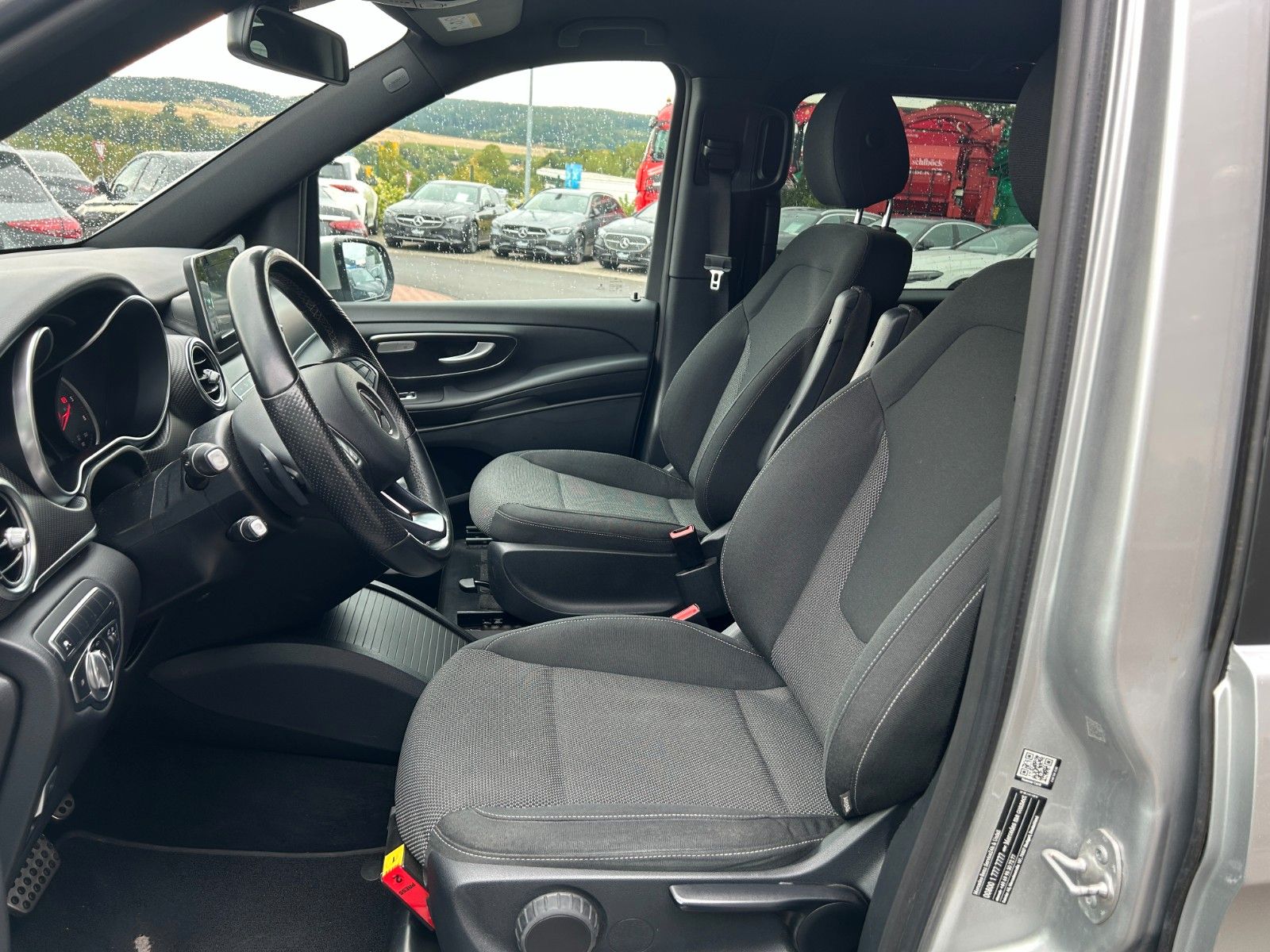Fahrzeugabbildung Mercedes-Benz V 250 d EDITION AMG elektr Türen DISTRONIC
