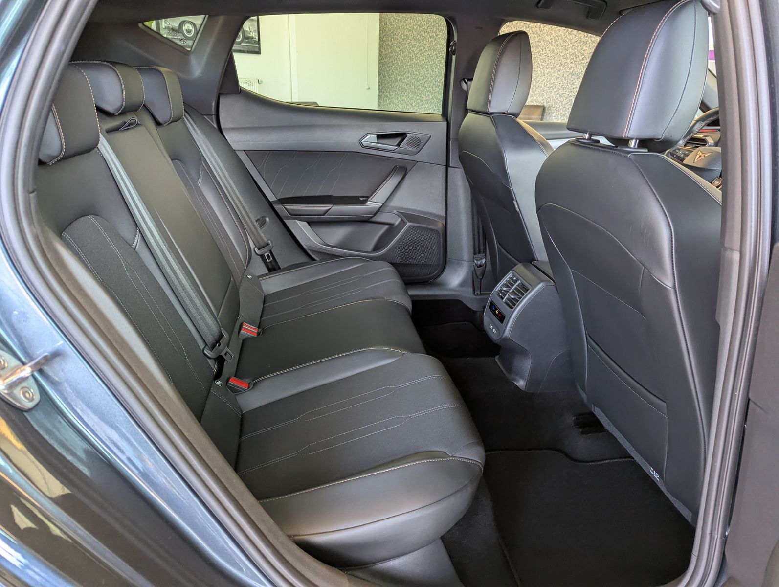 Fahrzeugabbildung CUPRA Leon 1.5 e-Hybrid Matrix Edge-Intelligent-Paket