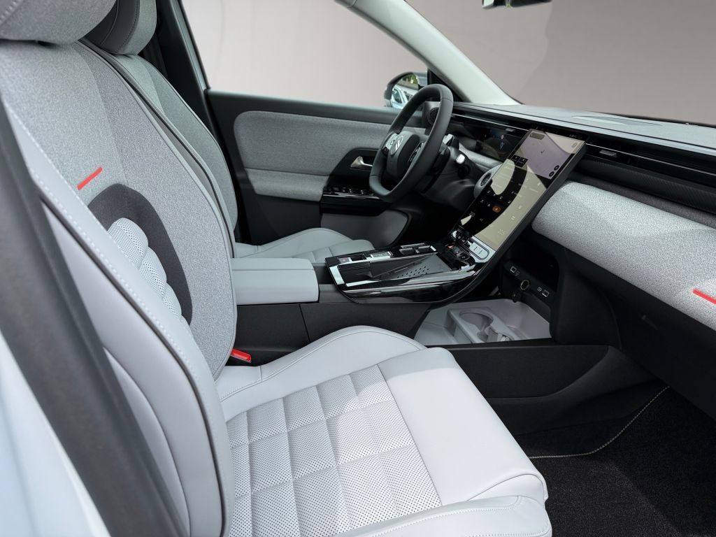 Fahrzeugabbildung Citroën C5 Aircross Hybrid 145 TEAM D mit Winter Paket