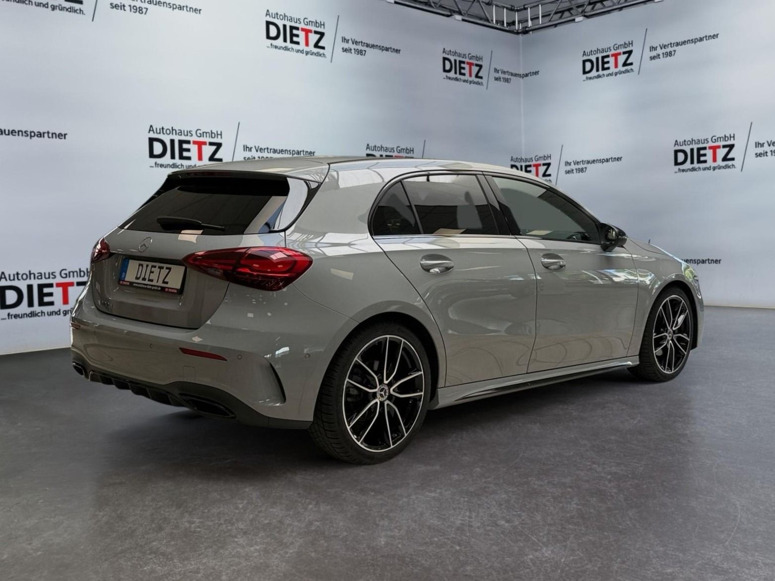 Mercedes-Benz A 200 d AMG 8G MBEAM WIDE DISTR KAM NAVI MBUX foto 4