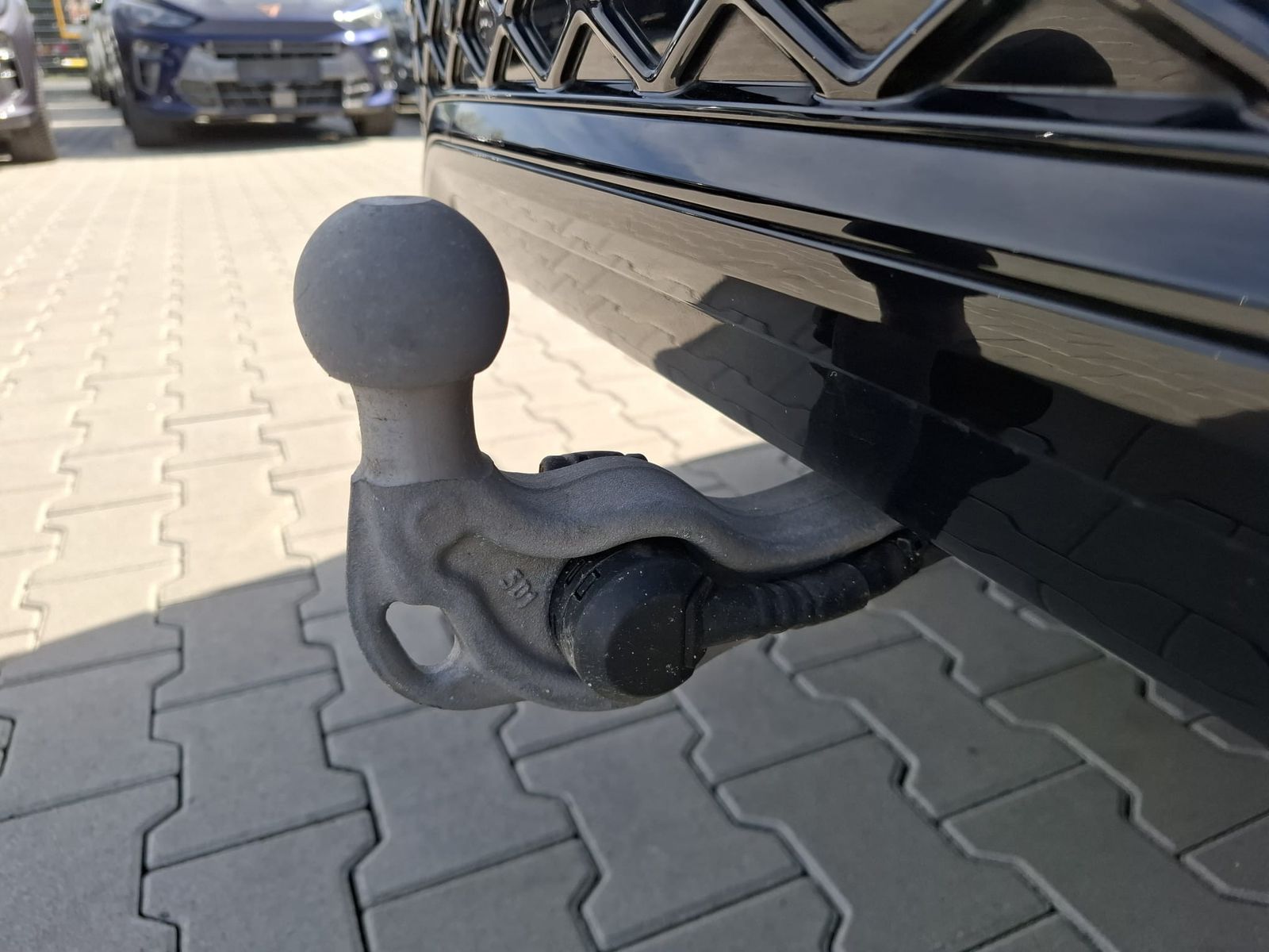 Fahrzeugabbildung Volkswagen Tiguan 2.0 TDI R-Line 4M Pano*Black*Matrix*AHK