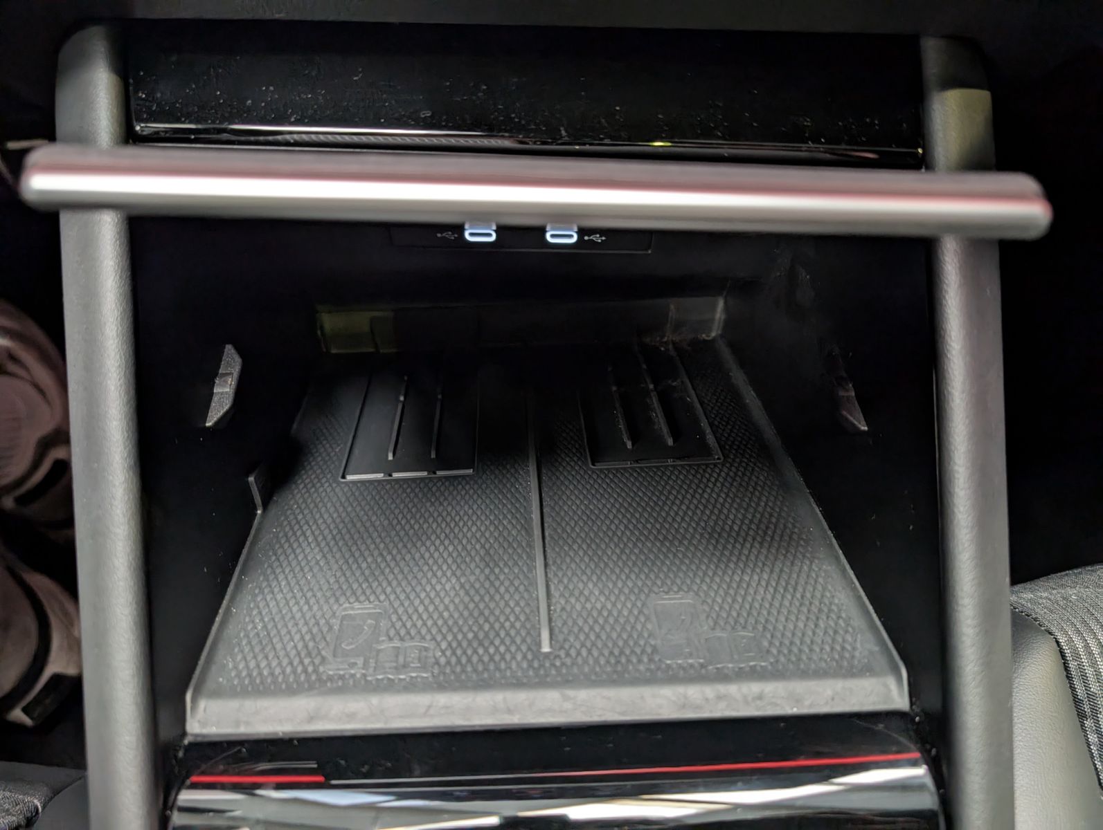 Fahrzeugabbildung Volkswagen Tiguan 2.0TDI R-Line 4M Pano H/K AHK Matrix 20"