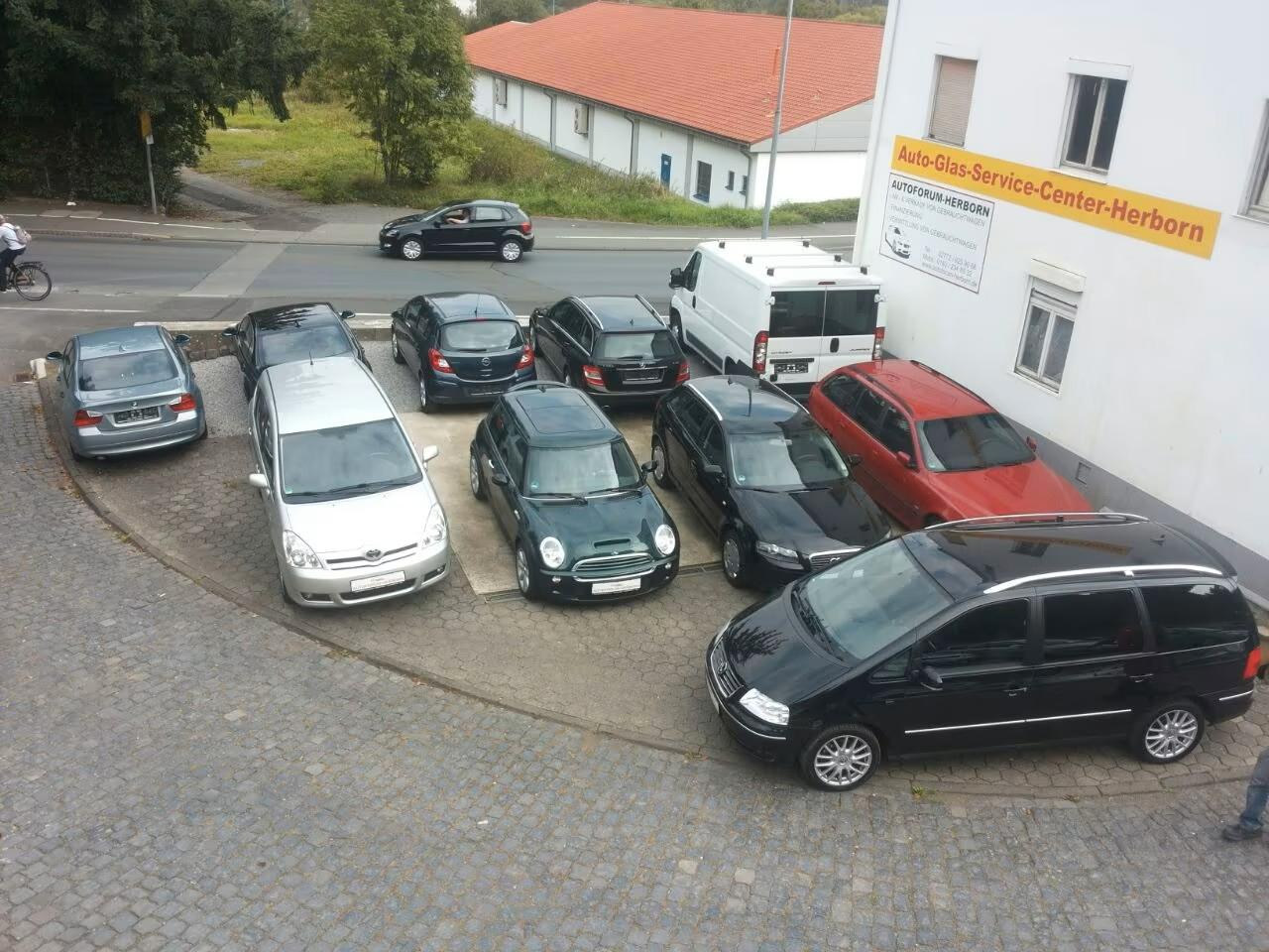 showroom-image-top