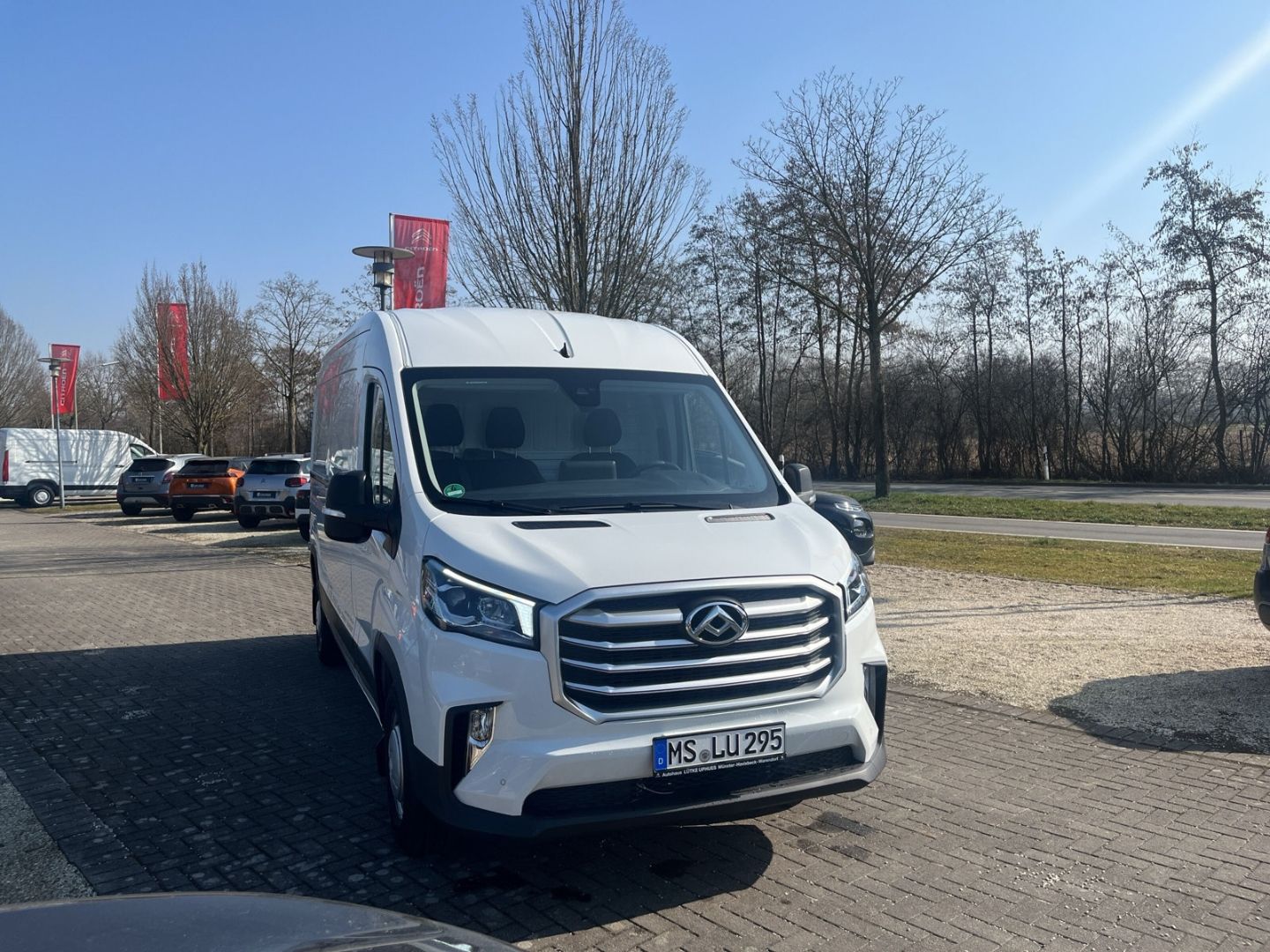 Fahrzeugabbildung Maxus Deliver9 2.0 Diesel Panel Van L3H2 FWD Base inkl