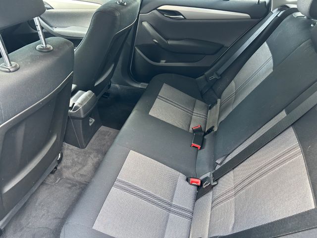 Fahrzeugabbildung BMW X1 +Xenon+LM Allwetter+Klima+NaviZB+BT+SHZ+