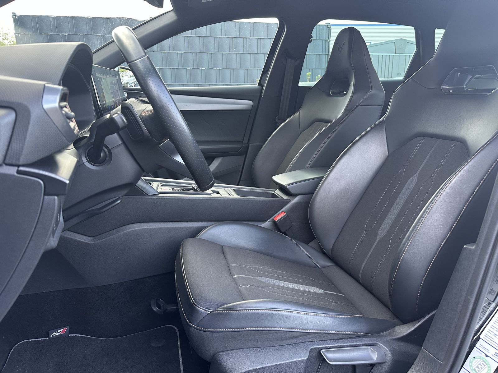 Fahrzeugabbildung CUPRA Leon Sportstourer 1.4 e-Hybrid NAV+LED+VCOCK+DAB