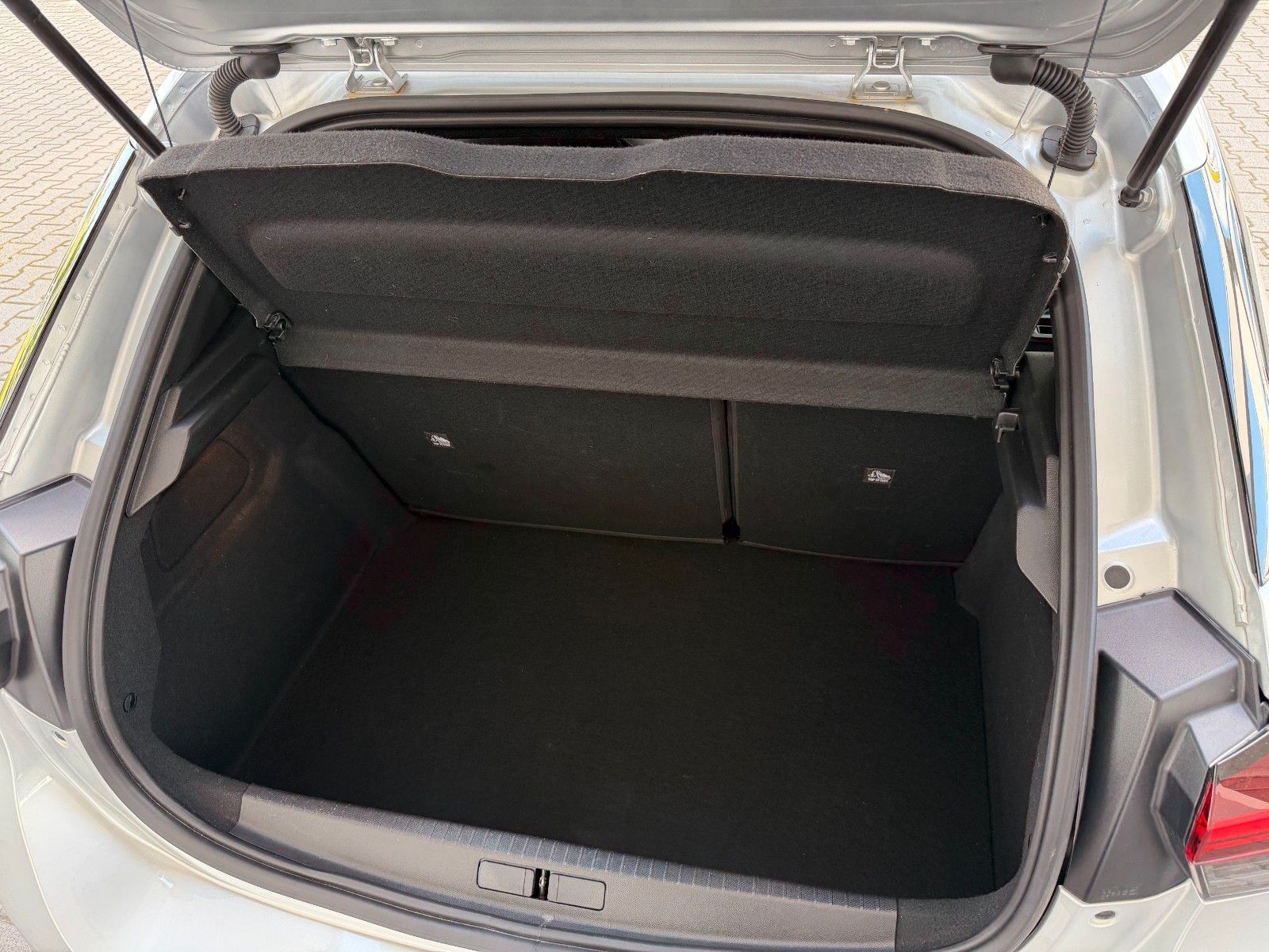 Fahrzeugabbildung Opel Corsa F 1.2 Turbo GS KlimaA,LED,Navi,SHZ,Kam.,LM