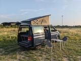 Volkswagen T5 California mit neuem Motor und Solaranlage - blaue Volkswagen T5 California