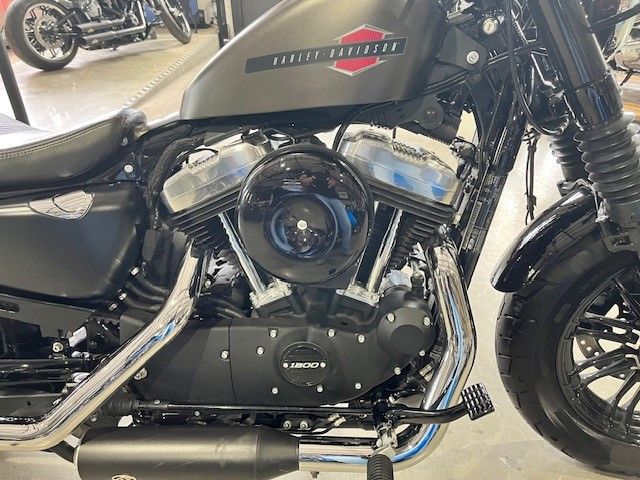 Fahrzeugabbildung Harley-Davidson XL2 Forty Eight 1200 mit Jekill&Hyde Auspuff