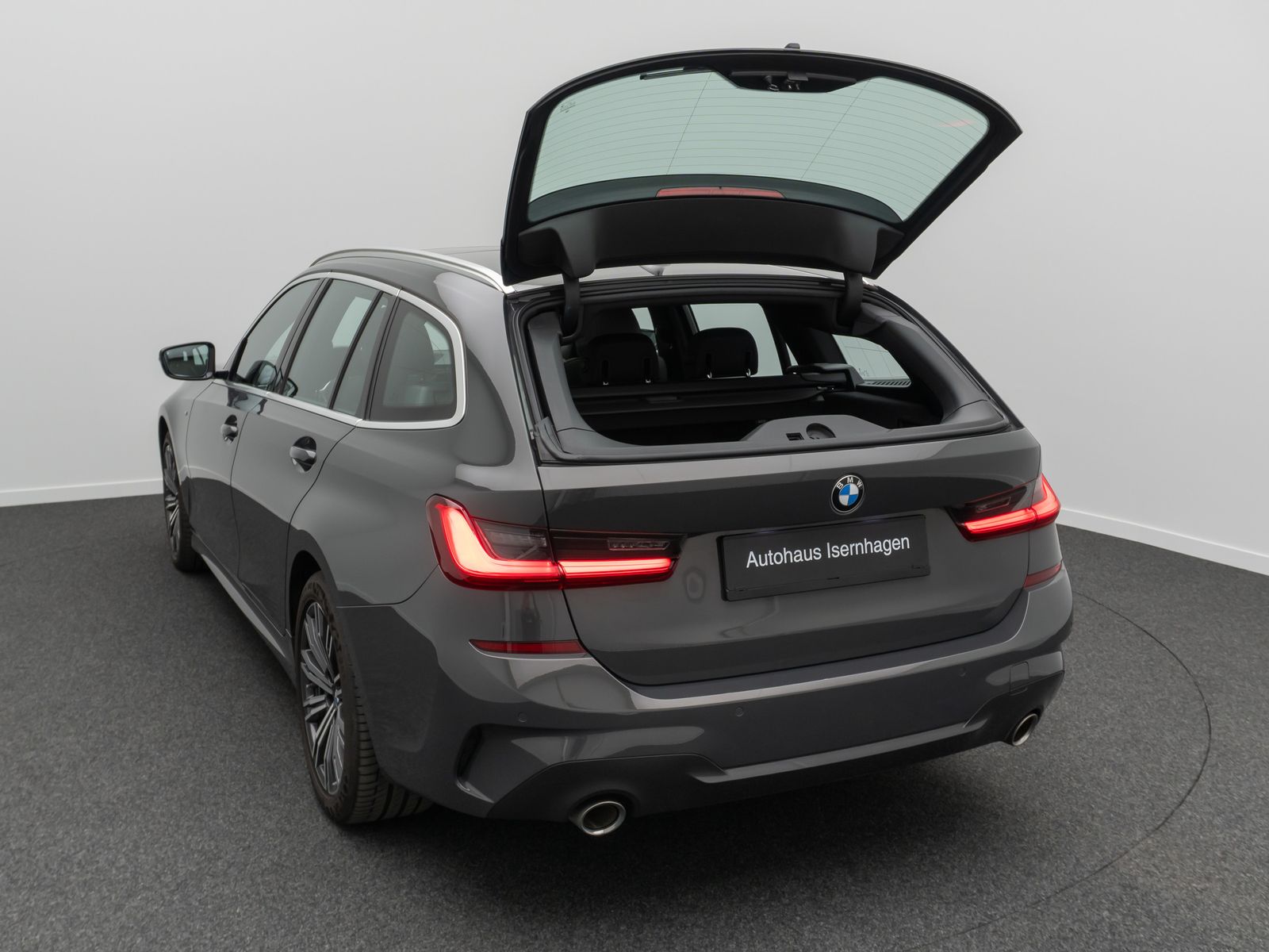 Fahrzeugabbildung BMW 320d xD M Sport HUD HiFi DAB Individual Panorama