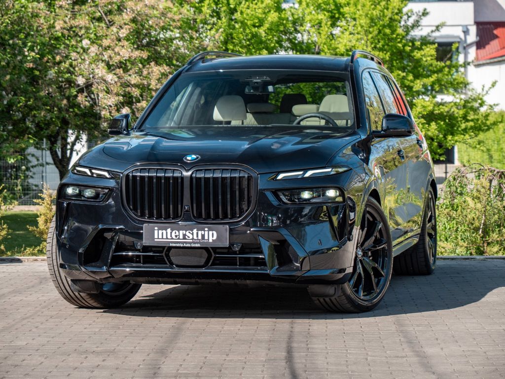 Image of BMW X7