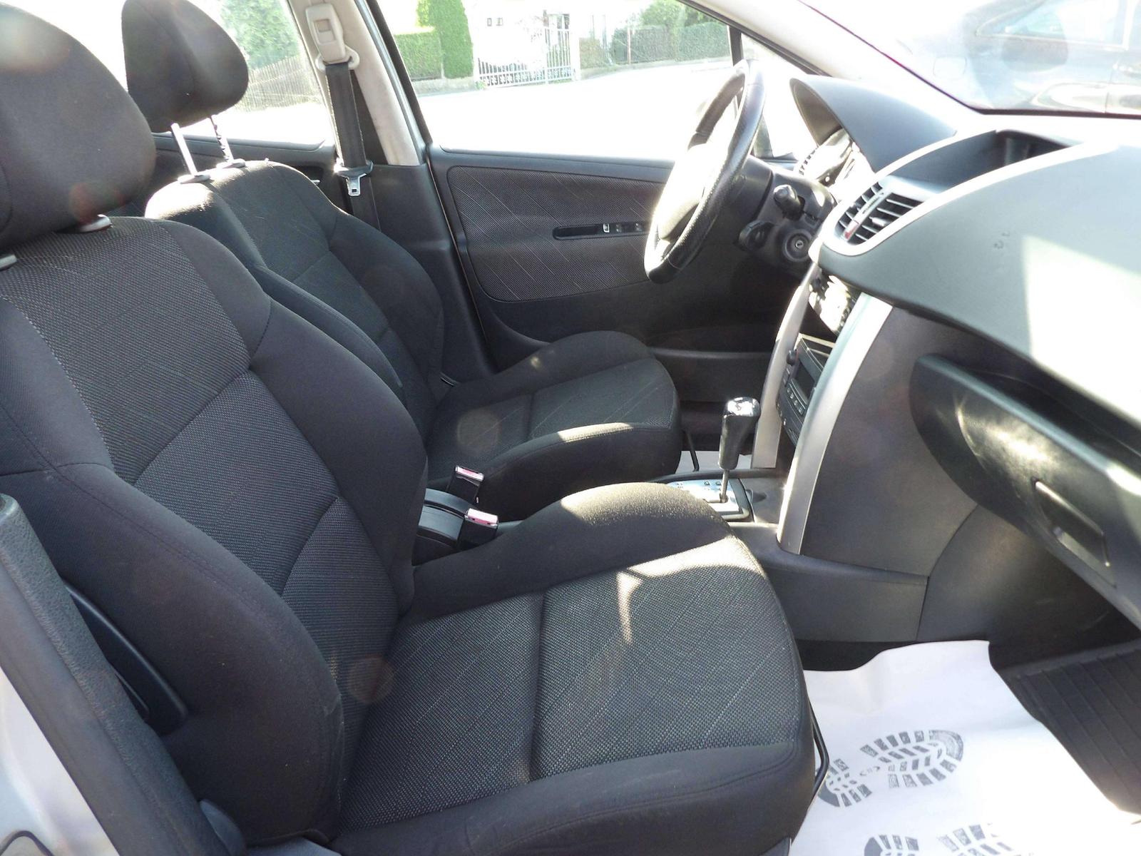 Peugeot 207 2008 — photo 8