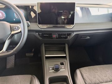 Volkswagen Tiguan - 11