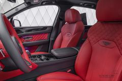 Bentley Bentayga V8 BLACK/RED MULLINER NAIM ENTERTAINMEN