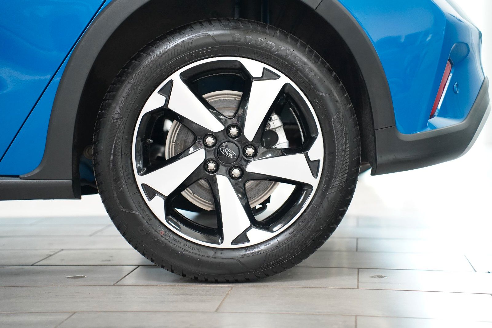 Fahrzeugabbildung Ford Focus Active X*PANO*ACC*RFK*WINTER-P.*ALLWETTER