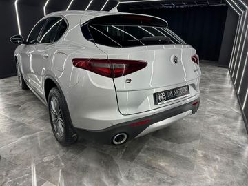 Alfa-Romeo Stelvio - 9