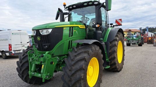 John Deere 6 R 230