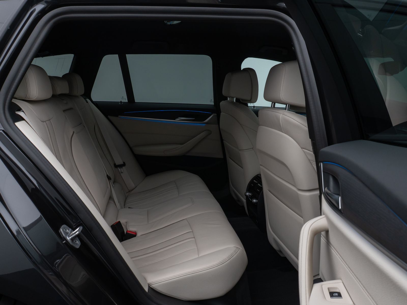 Fahrzeugabbildung BMW 530e xD M Sport Kamera Laser HUD DAB Komfort AHK